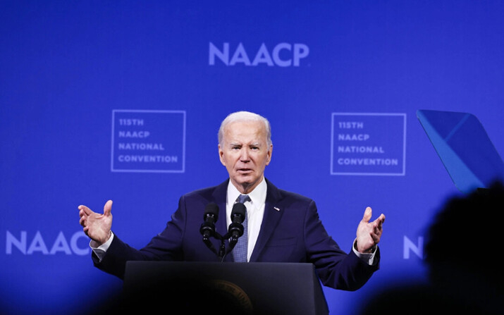 El presidente Joe Biden habla en la 115° Convención Nacional de la NAACP, en el Centro de Convenciones Mandalay Bay, en Las Vegas, el 16 de julio de 2024. (Mario Tama/Getty Images)