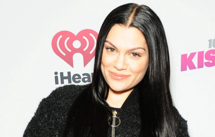 Jessie J asiste al 103.5 KISS FM's Jingle Ball 2014 en el Allstate Arena de Chicago, Illinois, el 18 de diciembre de 2014. (Timothy Hiatt/Getty Images para iHeartMedia)
