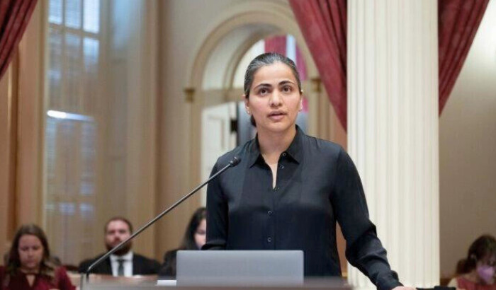 La senadora demócrata del estado de California Aisha Wahab habla en Sacramento, California, el 5 de septiembre de 2023. (Fotografía del Reglamento del Senado)