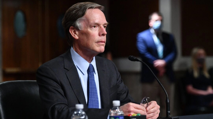 Nicholas Burns testifica ante la audiencia de confirmación del Comité de Relaciones Exteriores del Senado sobre su nominación para ser embajador en China, en el Capitolio en Washington el 20 de octubre de 2021. (Mandel Ngan/ AFP vía Getty Images)