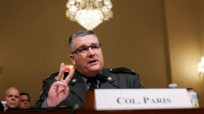 El coronel Christopher L. Paris, comisario de la Policía Estatal de Pensilvania, declara ante el Comité de Seguridad Nacional de la Cámara de Representantes durante una audiencia en el edificio de oficinas de la Cámara Canon en Washington, el 23 de julio de 2024. (Justin Sullivan/Getty Images)
