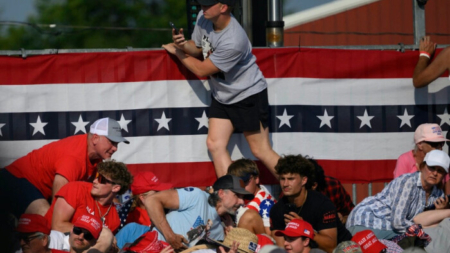 Dan de alta a veterano de la Marina herido en tiroteo de mitin de Trump