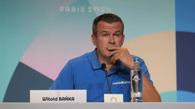 Witold Banka, presidente de la Agencia Mundial Antidopaje (WADA), asiste a una conferencia de prensa en los Juegos Olímpicos de Verano 2024, el jueves 25 de julio de 2024, en París, Francia. (Foto AP/Michel Euler)