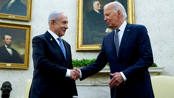 El presidente Joe Biden (d) se reúne con el primer ministro israelí Benjamin Netanyahu en el Despacho Oval de la Casa Blanca en Washington el 25 de julio de 2024. (Elizabeth Frantz/Reuters)