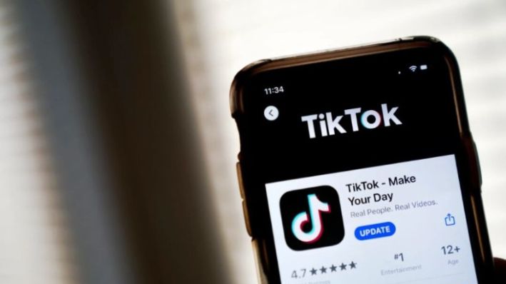 La página de descarga de la app TikTok se muestra en un iPhone de Apple el 7 de agosto de 2020. (Drew Angerer/Getty Images)