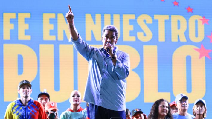 El presidente de Venezuela, Nicolás Maduro, habla durante el acto de cierre de la campaña electoral el 25 de julio de 2024 en Caracas, Venezuela. (Jesús Vargas/Getty Images)