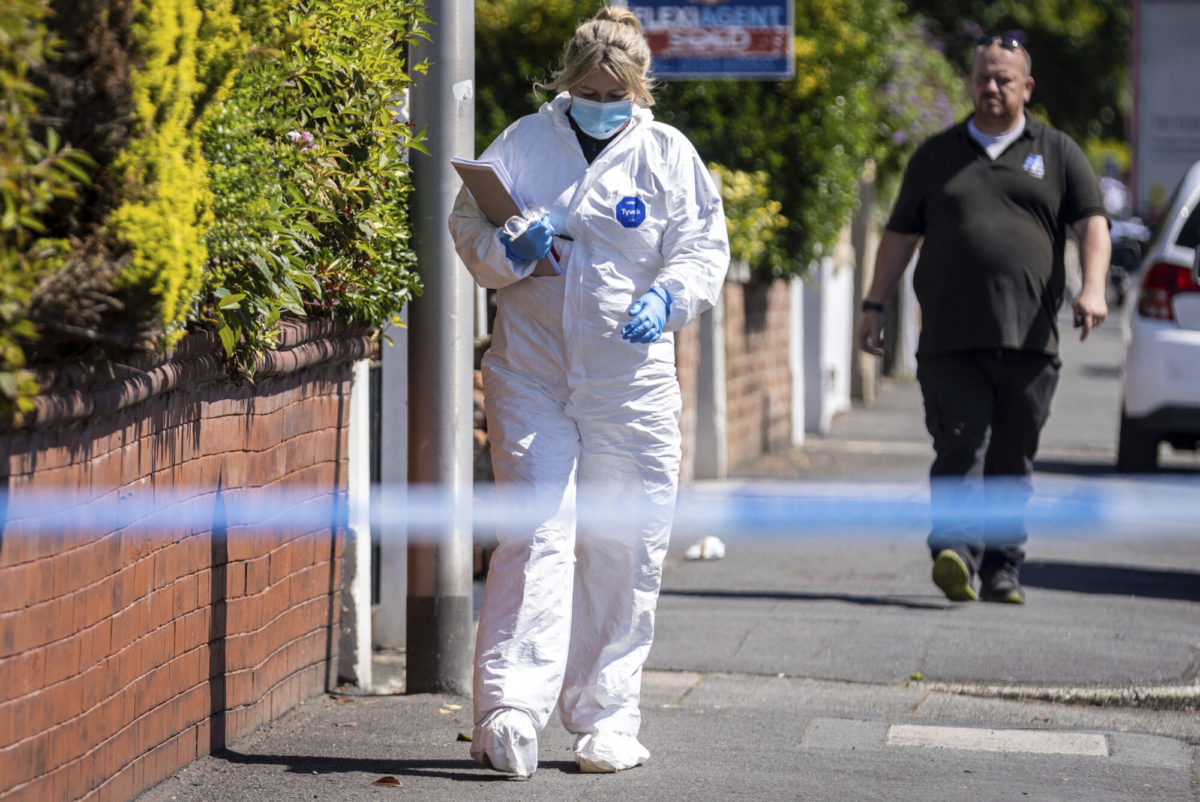 ocho-personas-heridas-y-hombre-detenido-tras-ataque-con-cuchillo-inglaterra2.jpg