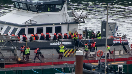 Hito de 30,000 cruces en el Canal de la Mancha ocurre el mismo día del ahogamiento de un migrante