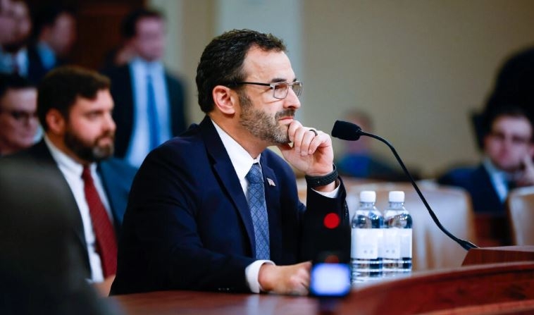 El Comisionado del Servicio de Impuestos Internos, Daniel Werfel, testifica ante el Comité de Medios y Arbitrios de la Cámara de Representantes en el Capitolio en Washington, el 15 de febrero de 2024. (Chip Somodevilla/Getty Images)