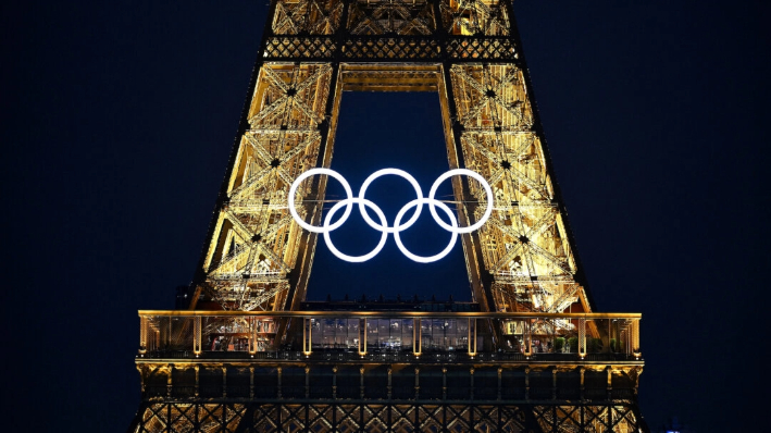 La Torre Eiffel vista desde el Trocadero durante los preparativos de la Ceremonia de Apertura de los Juegos Olímpicos de 2024, en París, el 23 de julio de 2024. (Benoit Doppagne/Belga Mag/AFP vía Getty Images)