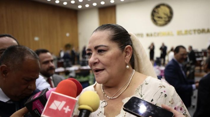 La presidenta del Instituto Nacional Electoral (INE) mexicano, Guadalupe Taddei, participa en una sesión de ese Instituto el miércoles 29 de mayo de 2024, en la Ciudad de México, México. (EFE/José Méndez)