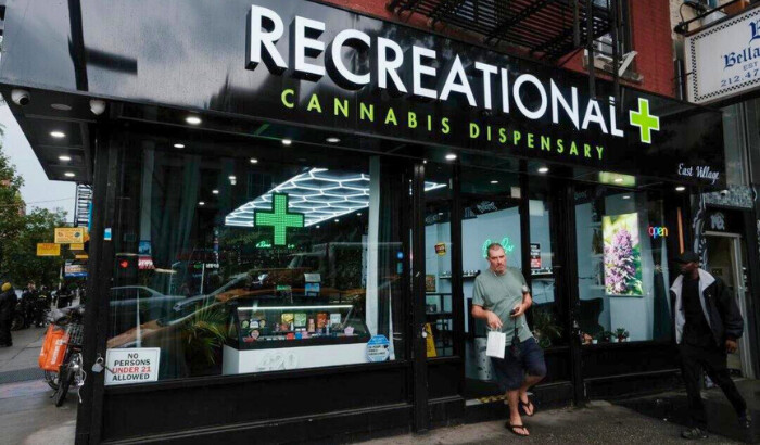 Un dispensario legal de cannabis en el East Village, Nueva York, el 16 de junio de 2023. (Spencer Platt/Getty Images)