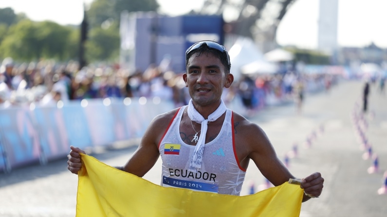 El ecuatoriano Brian Daniel Pintado, oro en marcha este jueves en París. (EFE/EPA/MOHAMMED BADRA)