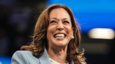 Kamala Harris celebra regreso de los tres estadounidenses tras intercambio de prisioneros