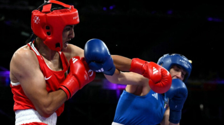 Grupo de mujeres reacciona tras combate olímpico de boxeo que suscitó debate de género