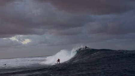 Retiran a un juez del panel de surf de los Juegos Olímpicos tras circular su foto con un deportista