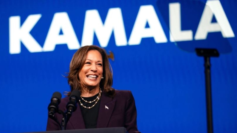 La vicepresidenta Kamala Harris habla en la 88ª Convención Nacional de la Federación Americana de Profesores en Houston, Texas, el 25 de julio de 2024. (Montinique Monroe/Getty Images)