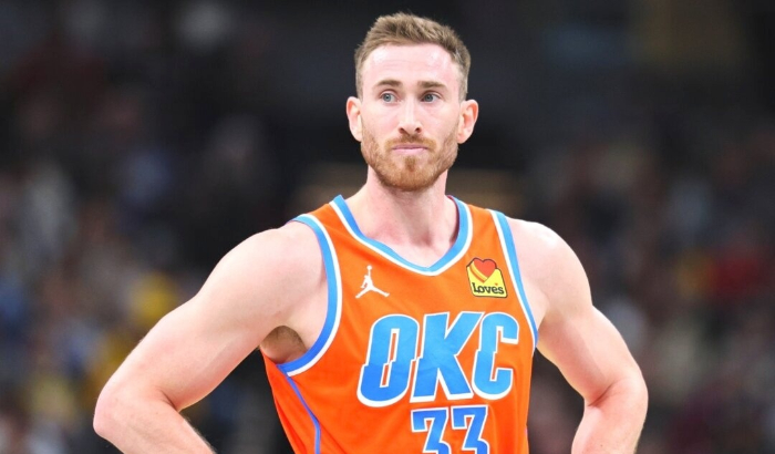 Gordon Hayward, número 33, del Oklahoma City Thunder contra los Indiana Pacers en el Gainbridge Fieldhouse en Indianápolis, Indiana, el 5 de abril de 2024. (Andy Lyons/Getty Images)
