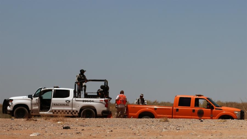 Un grupo de migrantes son rescatados del desierto en Ciudad Juárez Chihuahua (México). Imagen de archivo. EFE/Luis Torres