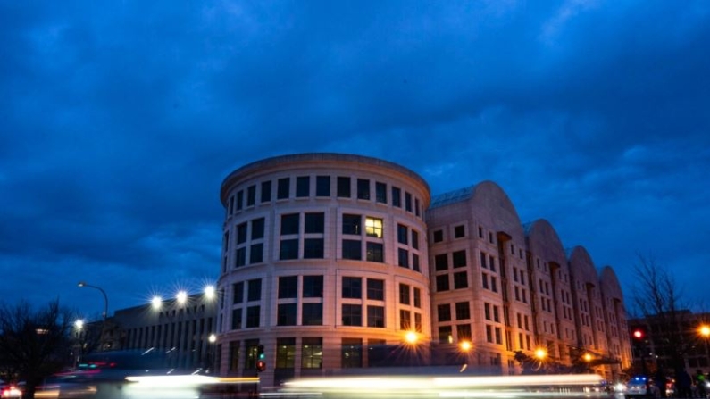 El Palacio de Justicia Federal E. Barrett Prettyman, que alberga la Corte de Apelaciones de EE. UU. para el Circuito del Distrito de Columbia, en Washington, el 9 de enero de 2024. (Drew Angerer/Getty Images)