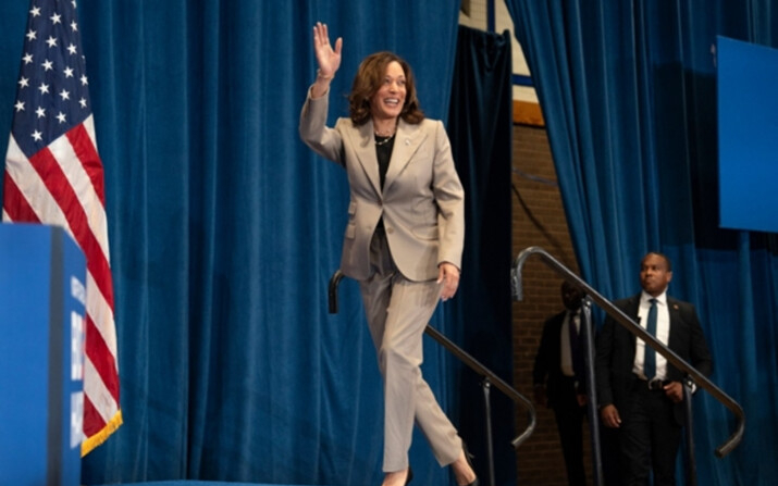 Kamala Harris asiste a un evento de campaña en Carolina del Norte, el 18 de julio de 2024. (Allison Joyce/AFP)