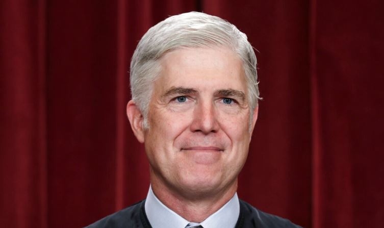 El juez asociado de la Corte Suprema de Estados Unidos Neil Gorsuch en la Corte Suprema en Washington el 7 de octubre de 2022. (Alex Wong/Getty Images)