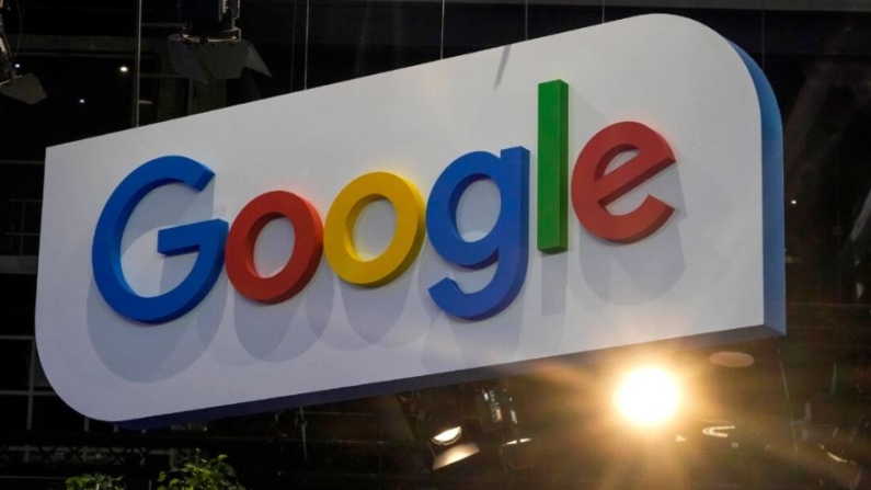 El logotipo de Google en la feria VivaTech de París el 15 de junio de 2023. (The Canadian Press/AP, Michel Euler)