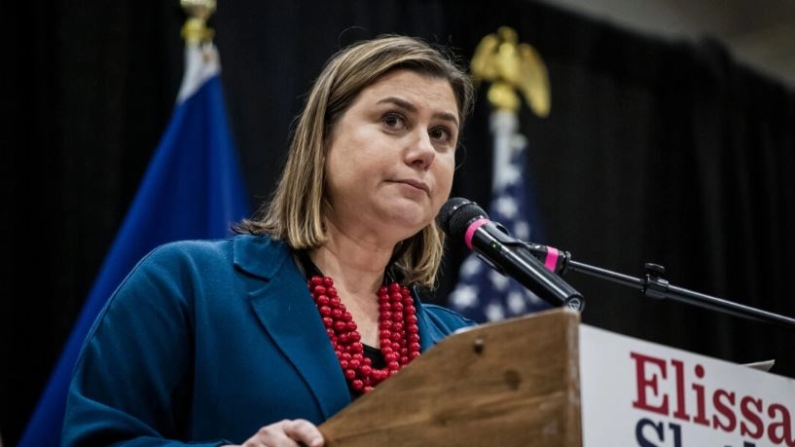 La representante Elissa Slotkin en un acto en East Lansing, Michigan, el 1 de noviembre de 2022. (Bill Pugliano/Getty Images)