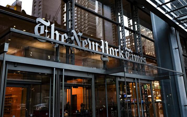 El edificio del New York Times en Nueva York, el 5 de febrero de 2024. (Samira Bouaou/The Epoch Times)