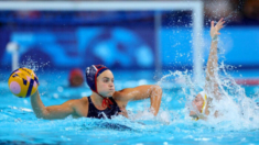 Selección femenina de waterpolo de EE.UU. pierde ante Australia en semifinales olímpicas