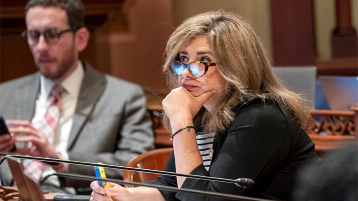 La senadora estatal Marie Alvarado-Gil (D-Jackson) en el Capitolio en Sacramento, California, el 10 de julio de 2023. (Rich Pedroncelli/Foto AP)
