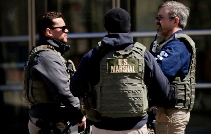 Miembros del Servicio de Alguaciles de Estados Unidos vigilan una zona de Nueva York el 2 de abril de 2015. (Victor J. Blue/Getty Images)