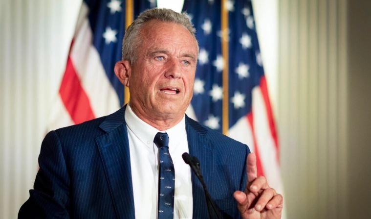 El candidato presidencial Robert F. Kennedy Jr. habla en la biblioteca Nixon en Yorba Linda, California, el 12 de junio de 2024. (John Fredricks/The Epoch Times)