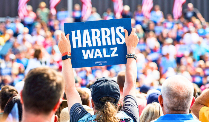 La candidata presidencial demócrata, la vicepresidenta Kamala Harris, habla en un mitin de campaña en Eau Claire, Wisconsin, el 7 de agosto de 2024. (Scott Olson/Getty Images)