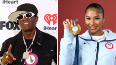 El rapero Flavor Flav le da a la gimnasta Jordan Chiles un reloj de bronce tras polémica por medalla