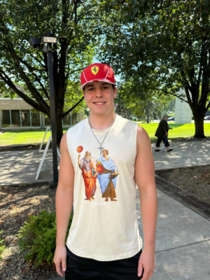 Will Millner, estudiante universitario de nuevo ingreso, votó en las primarias republicanas en la Iglesia Católica de San José de West St. Paul, Minnesota, el 13 de agosto de 2024. (Arjun Singh/The Epoch Times)