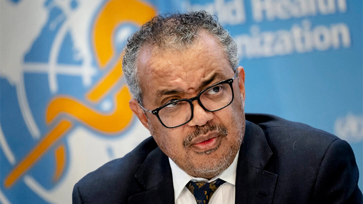 El director general de la OMS, Tedros Adhanom Ghebreyesus, ofrece una rueda de prensa en la sede de la Organización Mundial de la Salud en Ginebra, Suiza, el 14 de diciembre de 2022. (Fabrice Coffrini/AFP vía Getty Images
