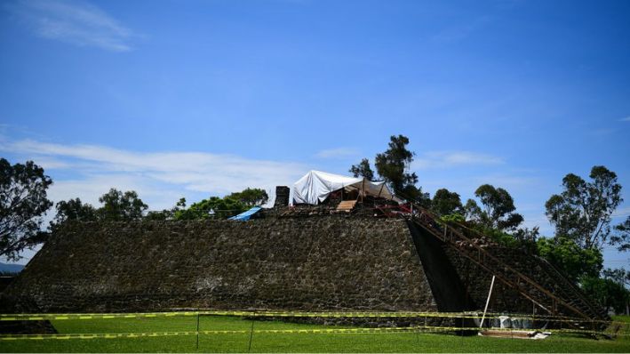 Se realizan trabajos en una pirámide de México, el 11 de julio de 2018. (RONALDO SCHEMIDT/AFP vía Getty Images)