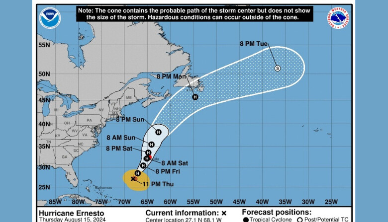El Centro Nacional de Huracanes proyecta la trayectoria del huracán Ernesto a las 11 p.m. AST del 15 de agosto de 2024. (Centro Nacional de Huracanes/Servicio Meteorológico Nacional)