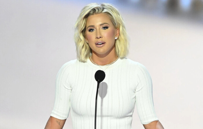 Savannah Chrisley habla en la Convención Nacional Republicana en Milwaukee, Wisconsin, el 16 de julio de 2024. (Chip Somodevilla/Getty Images)
