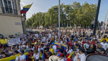 Cientos de venezolanos se congregaron en Londres para denunciar los resultados de las elecciones en Venezuela