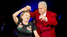 «Nunca es demasiado tarde»: pareja de ancianos sigue amando bailar swing a sus 70 años