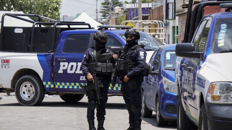 Foto de archivo: Agentes policiales de México en labores de seguridad) (Mario Armas / AFP) (Photo by MARIO ARMAS/AFP via Getty Images)