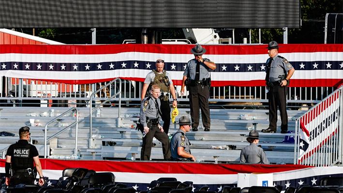 Agentes de la ley en el lugar de un mitin del expresidente Donald Trump en Butler, Pensilvania, el 13 de julio de 2024. Anna Moneymaker/Getty Images
