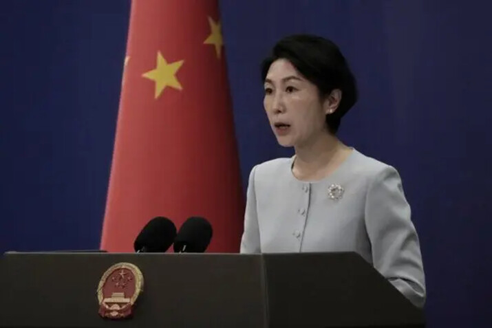 La portavoz del Ministerio de Asuntos Exteriores chino, Mao Ning, habla durante una rueda de prensa en el Ministerio de Asuntos Exteriores, en Beijing, el 19 de agosto de 2024. (Andy Wong/Foto AP)