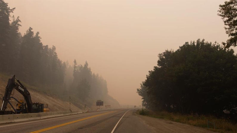 El centro territorial del archipiélago español de Baleares de la Agencia Estatal de Meteorología (Aemet) ha informado de que el color blanquecino que muestra este lunes el cielo sobre las islas se debe al humo procedente de incendios en Canadá. Imagen de archivo. EFE/EPA/Jackie Dives