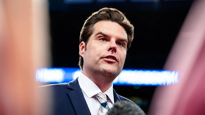 El representante Matt Gaetz (R-Fla.) habla con los medios de comunicación en la sala de prensa tras el debate presidencial entre el presidente Joe Biden y el expresidente Donald Trump en Atlanta el 27 de junio de 2024. (Madalina Vasiliu/The Epoch Times)
