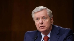 Senador Graham insta a Trump a enfocarse en la política para ganar las elecciones de 2024