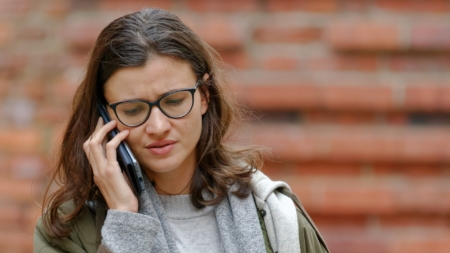 Comercializadoras de luz sólo podrán cerrar contratos por teléfono si el usuario lo pide