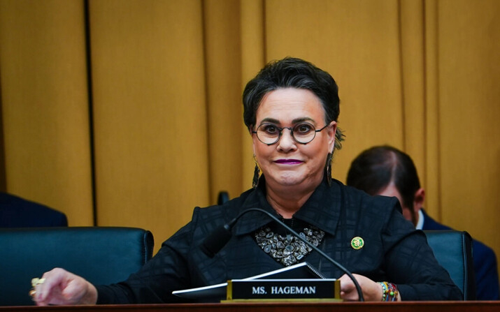 La representante Harriet Hageman (R-Wy.) participa en una audiencia en el Congreso, en Washington, el 5 de diciembre de 2023. (Madalina Vasiliu/The Epoch Times)